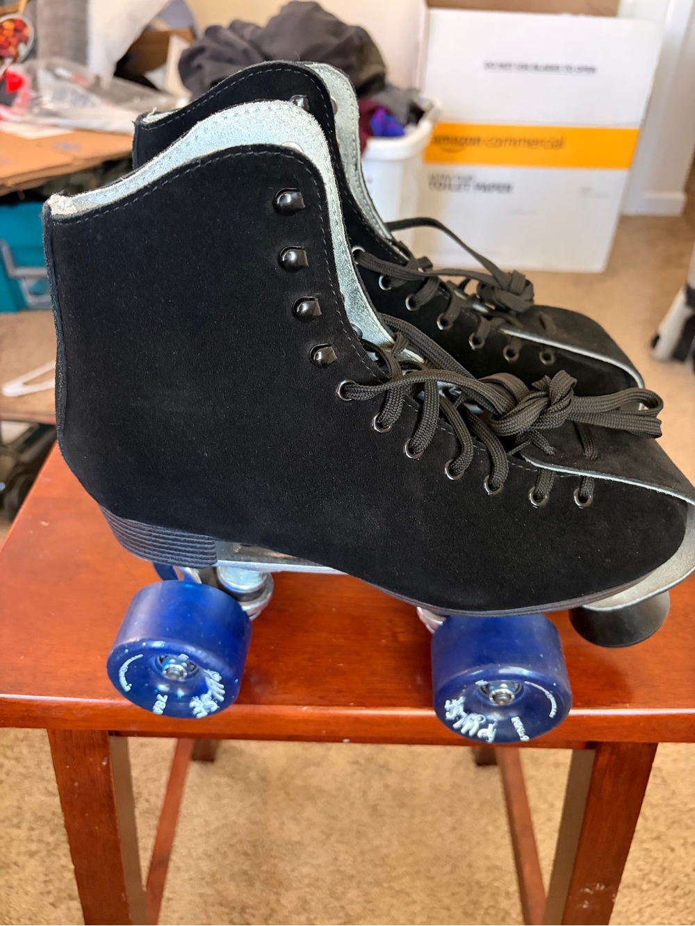 Sure-Grip 1300 Black suede outdoor skates (M-8/W-9/10) - Picture 2 of 11